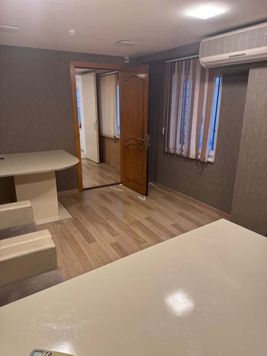 220 kv.m. obyekt icarəyə verilir, 28 May m.-15