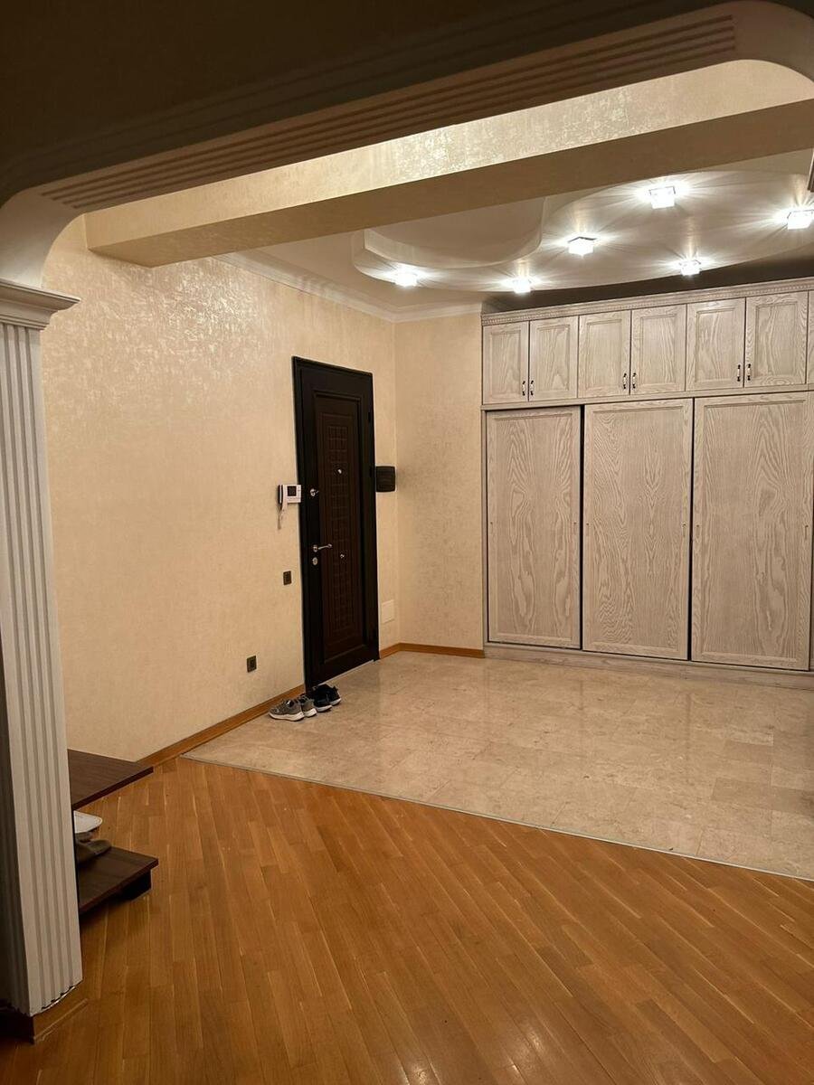 Kirayə verilir 4 otaqlı yeni tikili, 180 m², Nizami m.-18