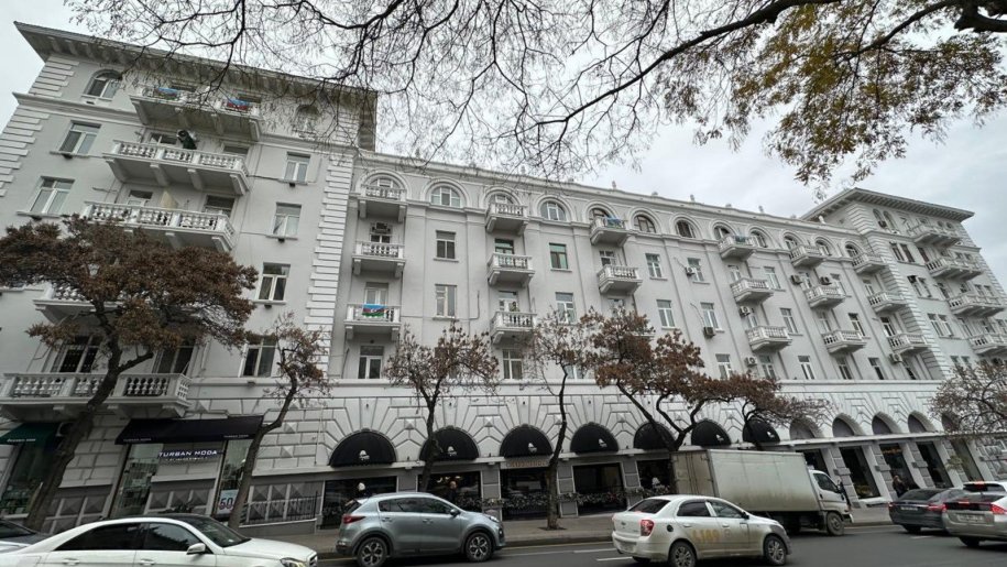 Satılır 4 otaqlı köhnə tikili, 108 m², İçərişəhər m.-1