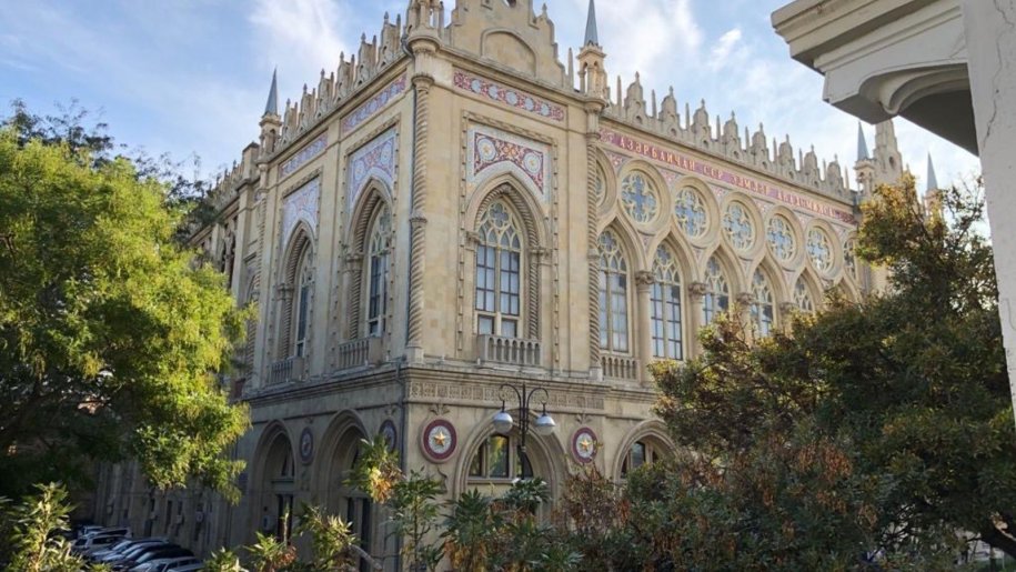 Satılır 4 otaqlı köhnə tikili, 108 m², İçərişəhər m.-3