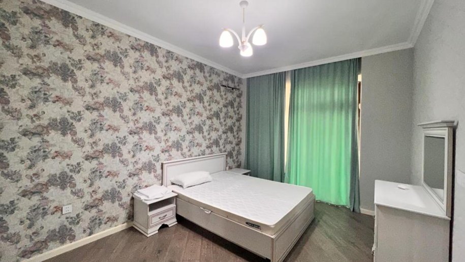 Satılır 2 otaqlı yeni tikili, 105 m², 8 noyabr-8