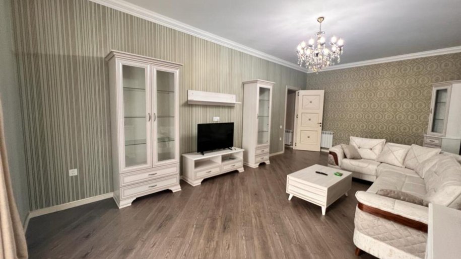 Satılır 2 otaqlı yeni tikili, 105 m², 8 noyabr-13