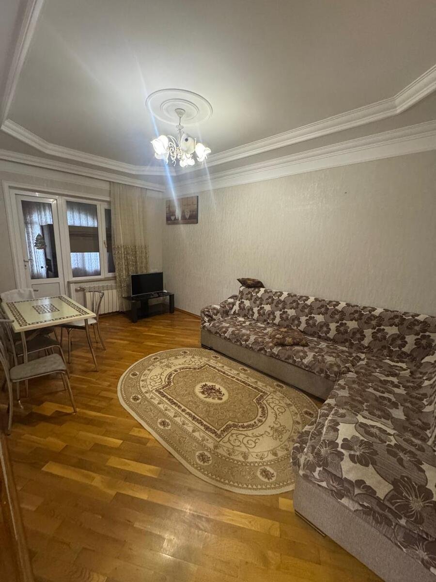 Kirayə verilir 3 otaqlı köhnə tikili, 70 m², Gənclik m.-1