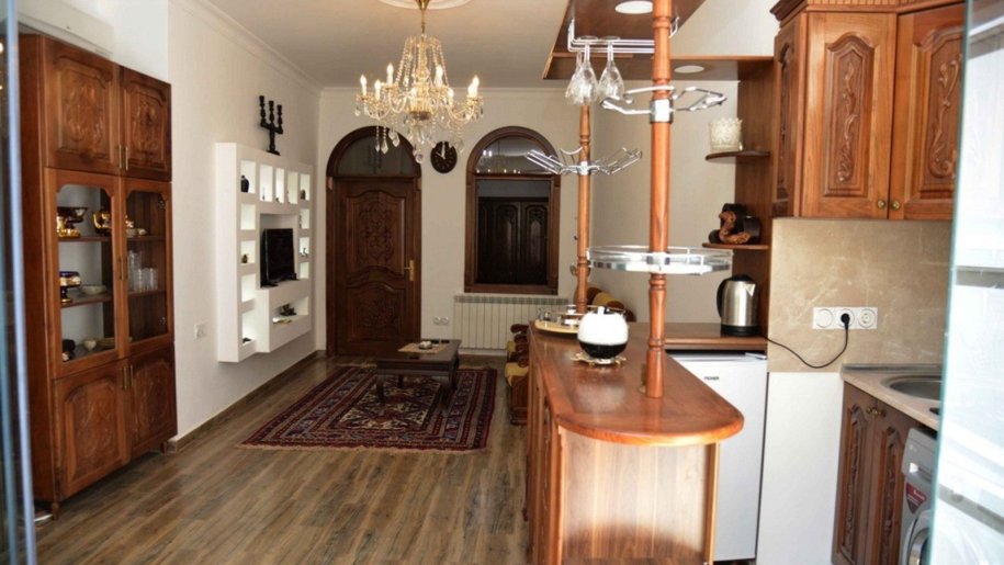 Kirayə verilir 2 otaqlı köhnə tikili, 50 m², İçərişəhər m.-1