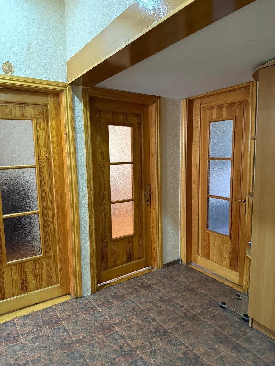 Kirayə verilir 3 otaqlı köhnə tikili, 70 m², Memar Əcəmi m.-4