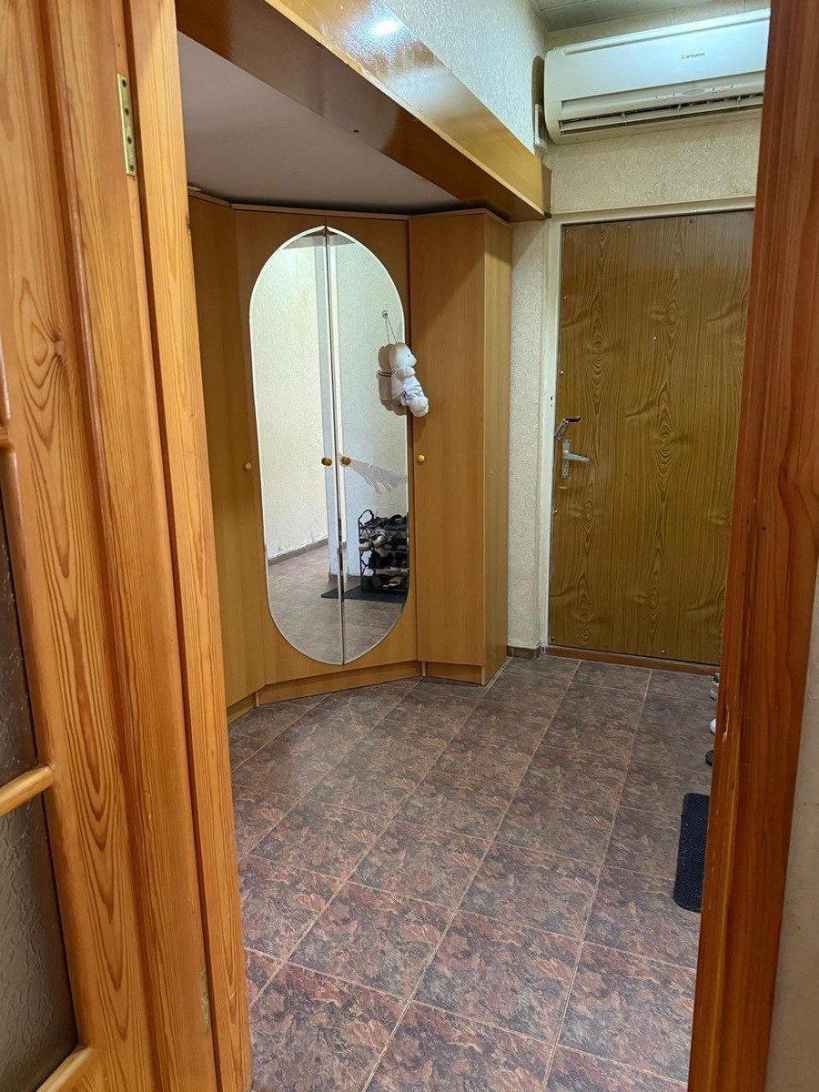 Kirayə verilir 3 otaqlı köhnə tikili, 70 m², Memar Əcəmi m.-5