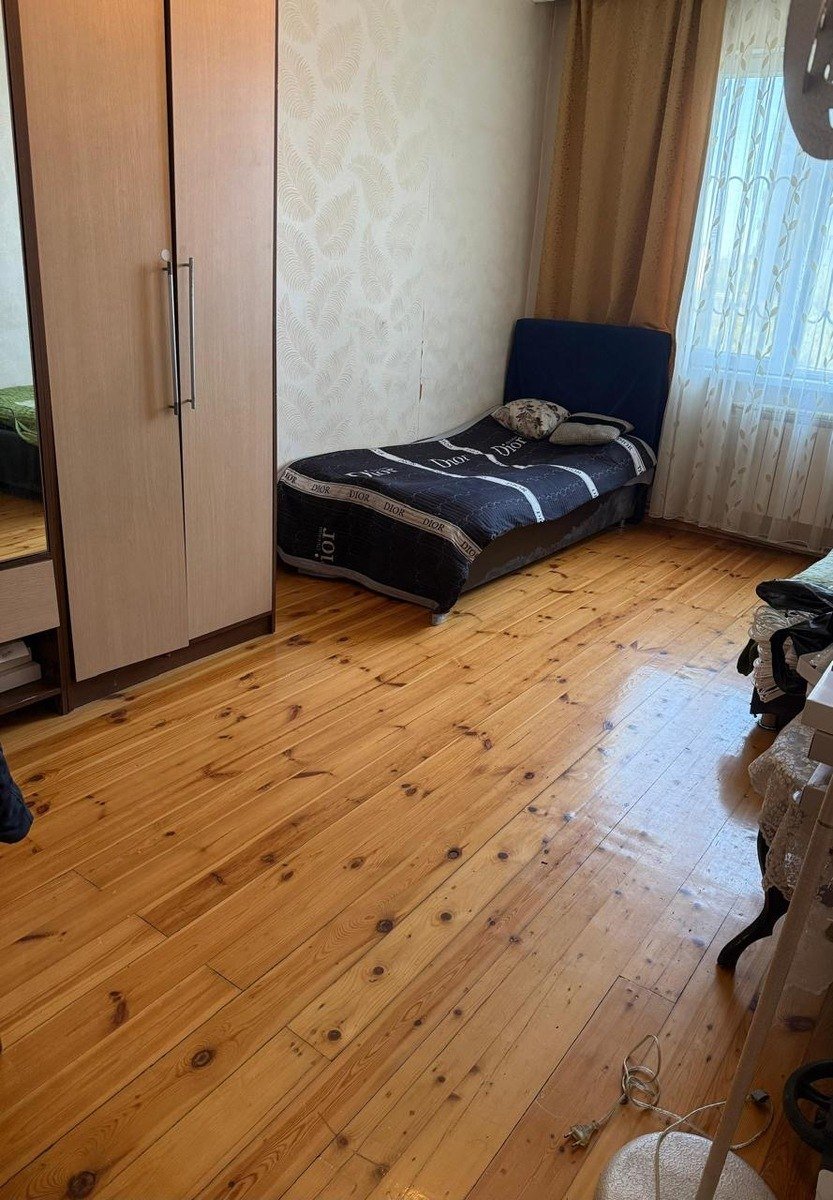 Kirayə verilir 3 otaqlı köhnə tikili, 70 m², Memar Əcəmi m.-7