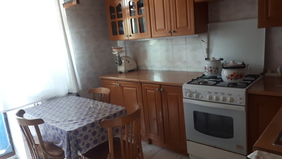Satılır 4 otaqlı köhnə tikili, 100 m², Elmlər Akademiyası m.-4