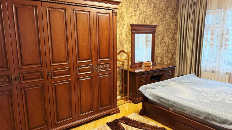 Kirayə verilir 3 otaqlı köhnə tikili, 85 m², Azadlıq Prospekti m.-4