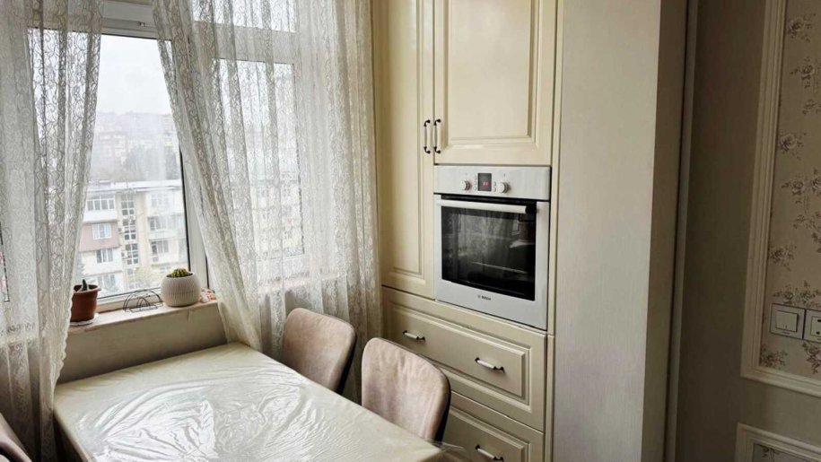 Kirayə verilir 3 otaqlı köhnə tikili, 85 m², Azadlıq Prospekti m.-10