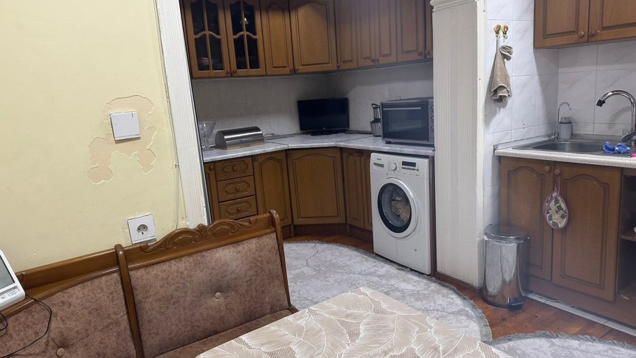 Satılır 4 otaqlı köhnə tikili, 120 m², İnşaatçılar m.-13