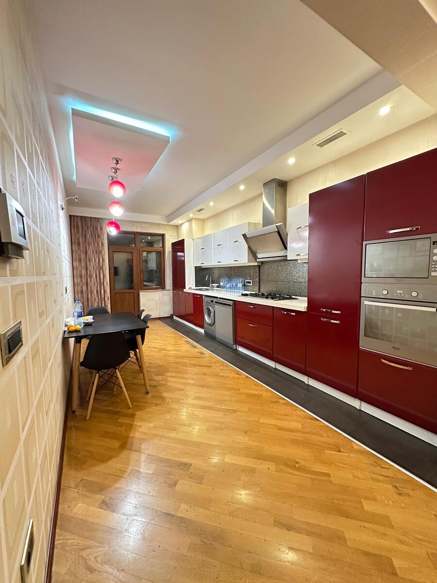 Kirayə verilir 3 otaqlı yeni tikili, 135 m², Xətai m.-2