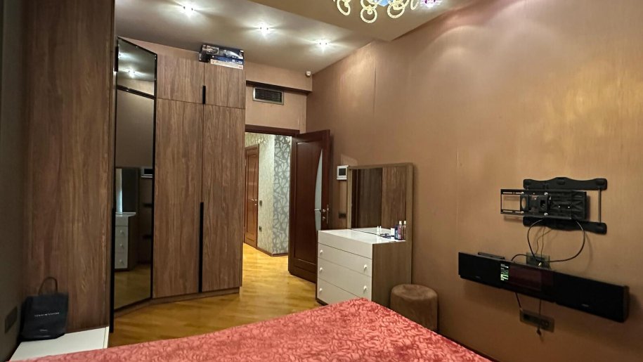 Kirayə verilir 3 otaqlı yeni tikili, 135 m², Xətai m.-8