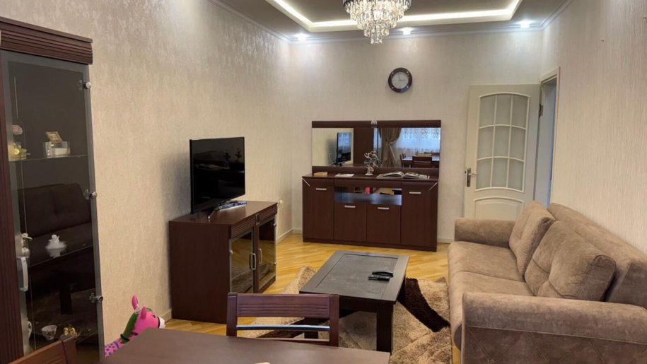 Kirayə verilir 3 otaqlı köhnə tikili, 85 m², Azadlıq Prospekti m.-1