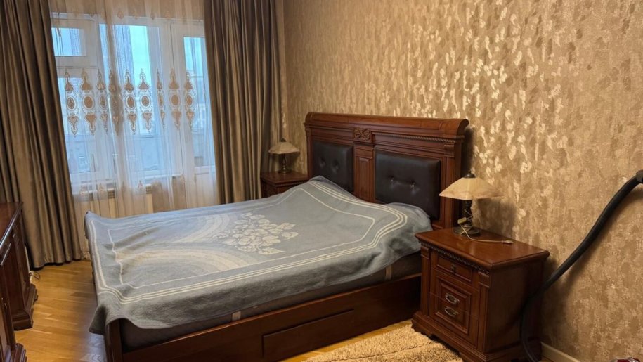 Kirayə verilir 3 otaqlı köhnə tikili, 85 m², Azadlıq Prospekti m.-8