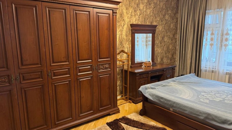 Kirayə verilir 3 otaqlı köhnə tikili, 85 m², Azadlıq Prospekti m.-12