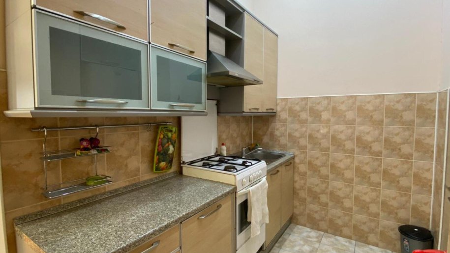 Kirayə verilir 4 otaqlı köhnə tikili, 160 m², Sahil m.-1