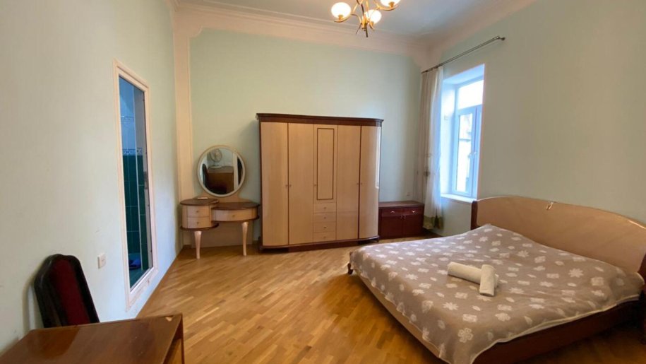 Kirayə verilir 4 otaqlı köhnə tikili, 160 m², Sahil m.-8