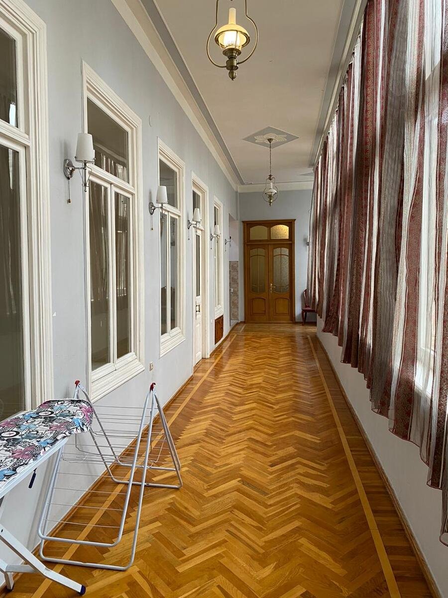 Kirayə verilir 4 otaqlı köhnə tikili, 160 m², Sahil m.-11