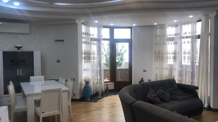 Kirayə verilir 4 otaqlı yeni tikili, 178 m², 28 May m.-3