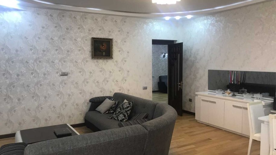 Kirayə verilir 4 otaqlı yeni tikili, 178 m², 28 May m.-5