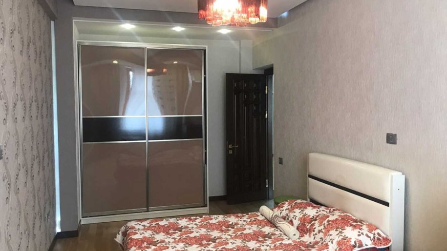 Kirayə verilir 4 otaqlı yeni tikili, 178 m², 28 May m.-9