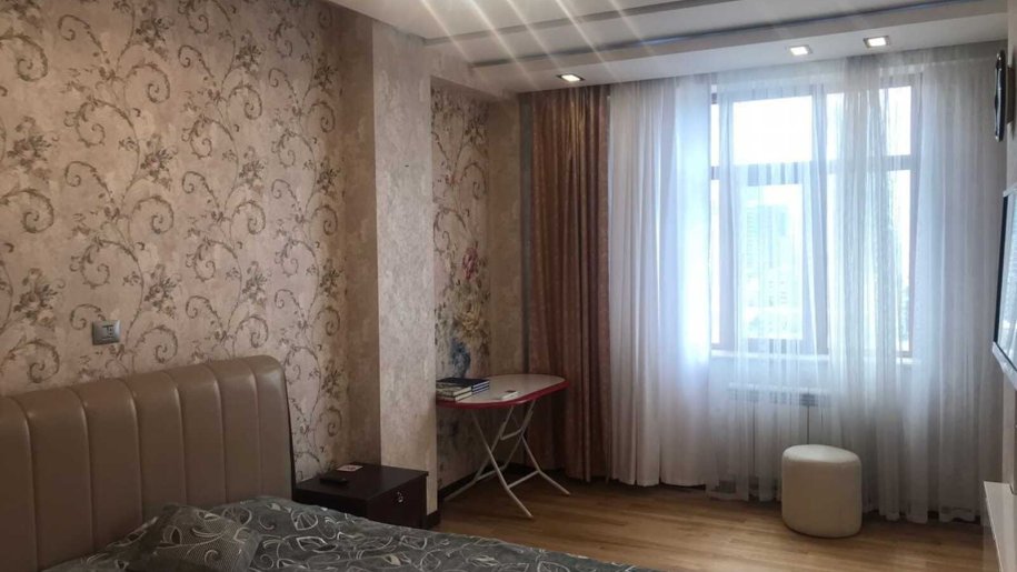 Kirayə verilir 4 otaqlı yeni tikili, 178 m², 28 May m.-16