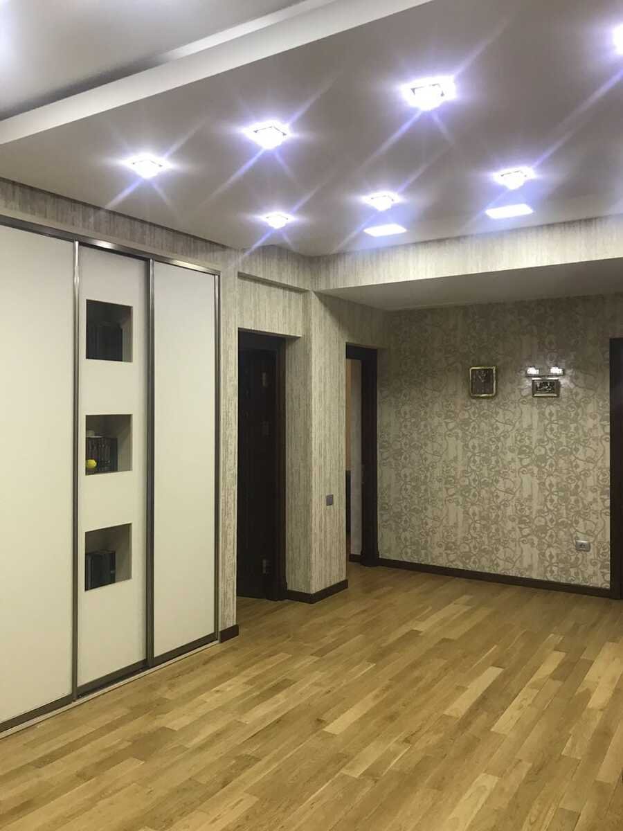 Kirayə verilir 4 otaqlı yeni tikili, 178 m², 28 May m.-19