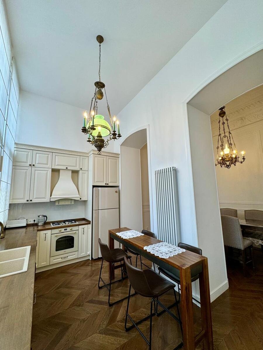 Satılır 2 otaqlı köhnə tikili, 72 m², Sahil m.-18