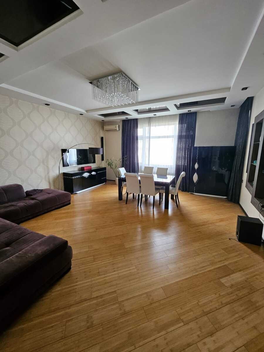 Kirayə verilir 3 otaqlı yeni tikili, 140 m², 8 noyabr-2
