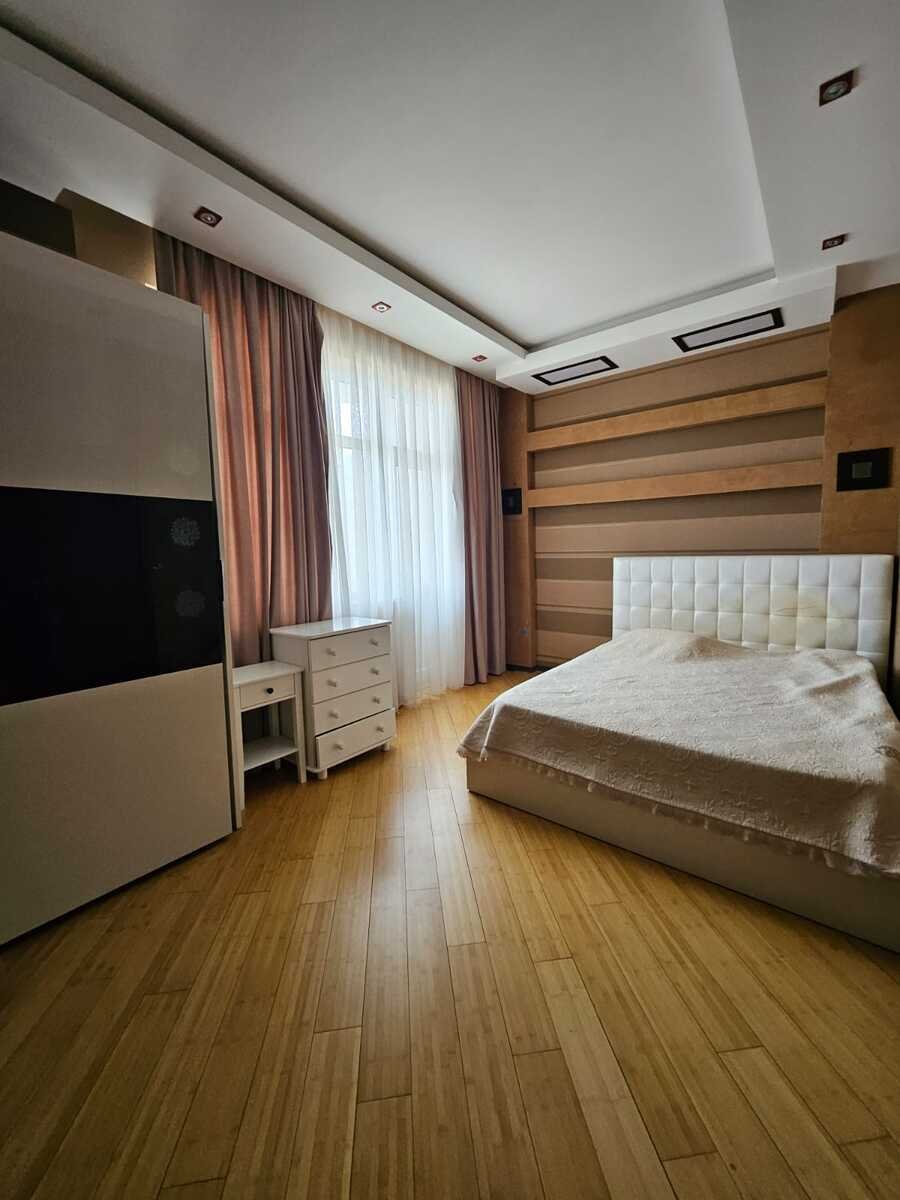 Kirayə verilir 3 otaqlı yeni tikili, 140 m², 8 noyabr-6