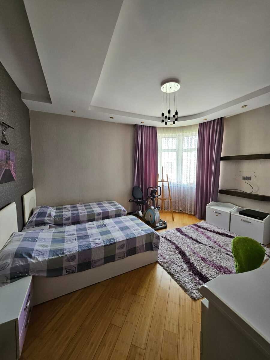 Kirayə verilir 3 otaqlı yeni tikili, 140 m², 8 noyabr-8