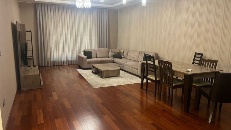 Kirayə verilir 4 otaqlı yeni tikili, 180 m², 28 May m.-2