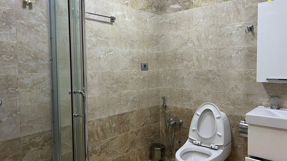 Kirayə verilir 4 otaqlı yeni tikili, 180 m², 28 May m.-13