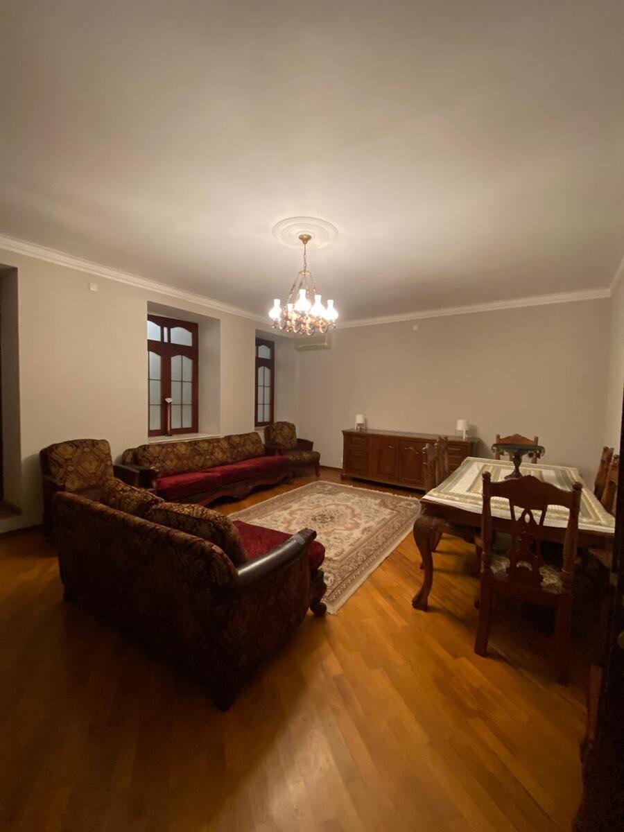 Kirayə verilir 3 otaqlı köhnə tikili, 100 m², Bayıl-1