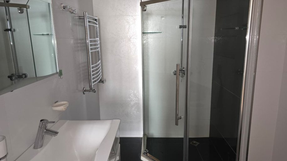 Kirayə verilir 4 otaqlı yeni tikili, 180 m², 28 May m.-12