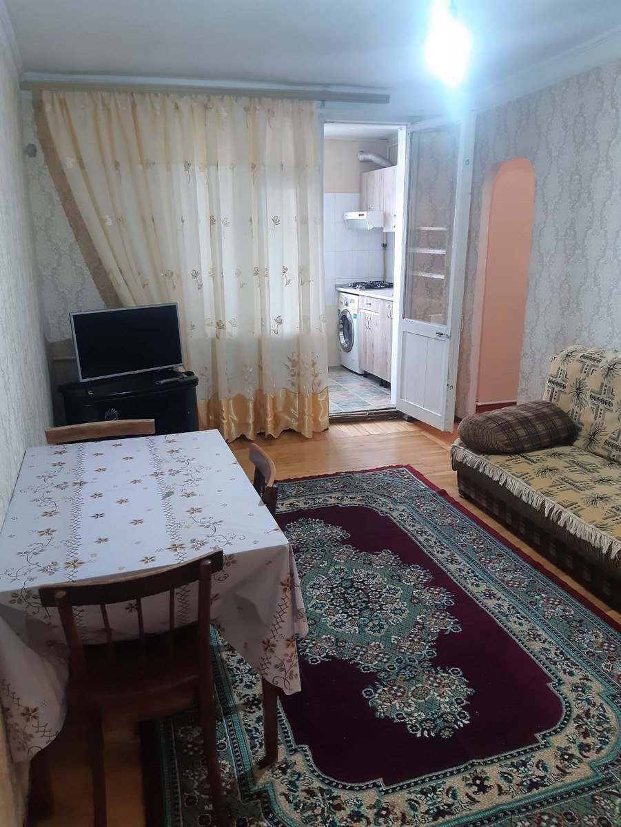Kirayə verilir 2 otaqlı köhnə tikili, 65 m², Neftçilər m.-1