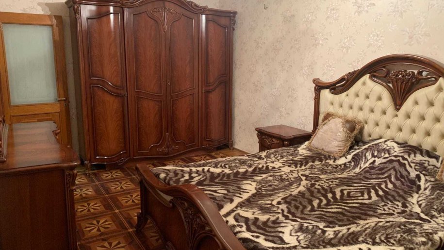 Kirayə verilir 3 otaqlı köhnə tikili, 80 m², Azadlıq Prospekti m.-5