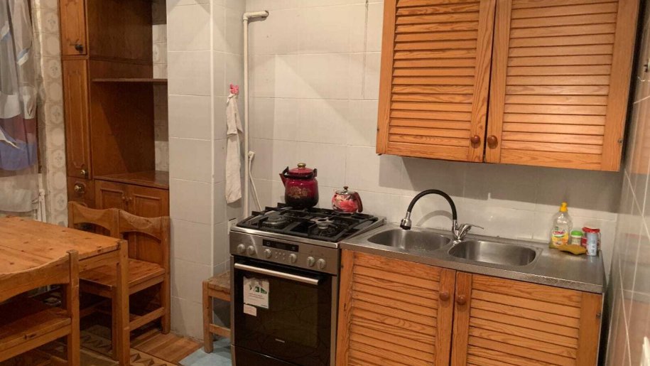 Kirayə verilir 3 otaqlı köhnə tikili, 80 m², Azadlıq Prospekti m.-7