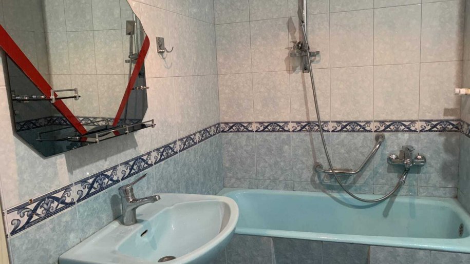 Kirayə verilir 3 otaqlı köhnə tikili, 80 m², Azadlıq Prospekti m.-9