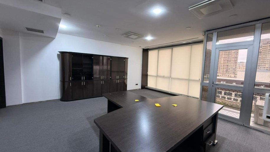 20 m<sup>2</sup> ofis icarəyə verilir, Xətai m.-2