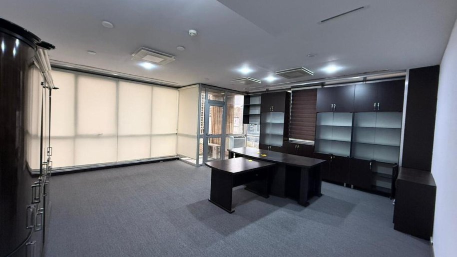 20 m<sup>2</sup> ofis icarəyə verilir, Xətai m.-5