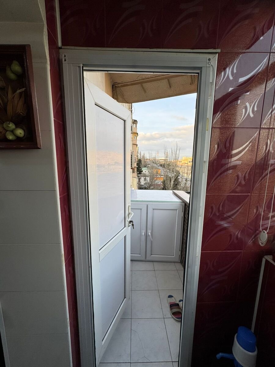 Satılır 2 otaqlı köhnə tikili, 65 m², Həzi Aslanov m.-11