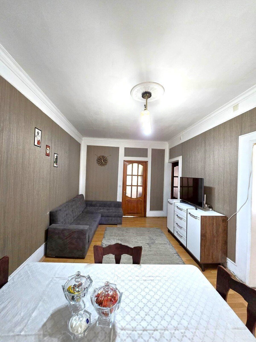 Satılır 3 otaqlı köhnə tikili, 80 m², Memar Əcəmi m.-1