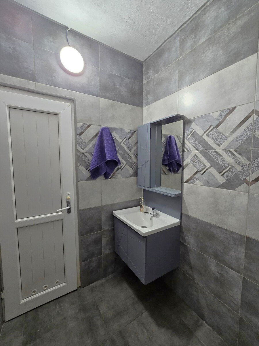 Satılır 3 otaqlı köhnə tikili, 80 m², Memar Əcəmi m.-11