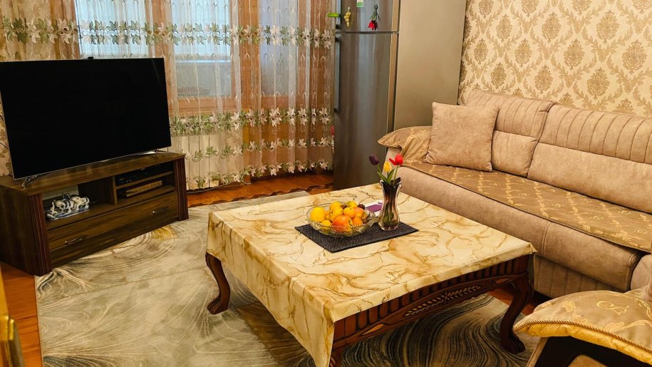 Satılır 5 otaqlı köhnə tikili, 120 m², Qara Qarayev m.-22