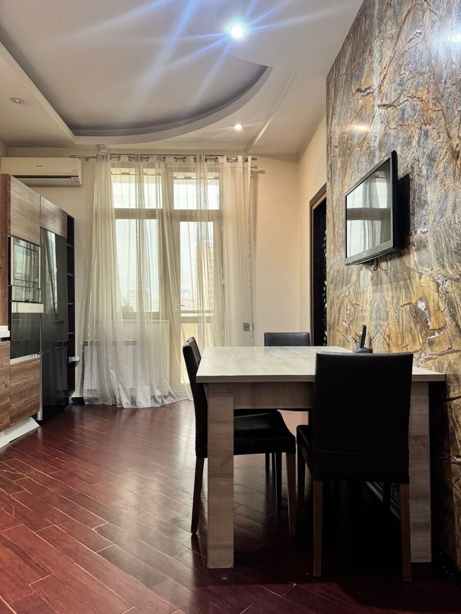 Kirayə verilir 3 otaqlı yeni tikili, 160 m², Nizami m.-13