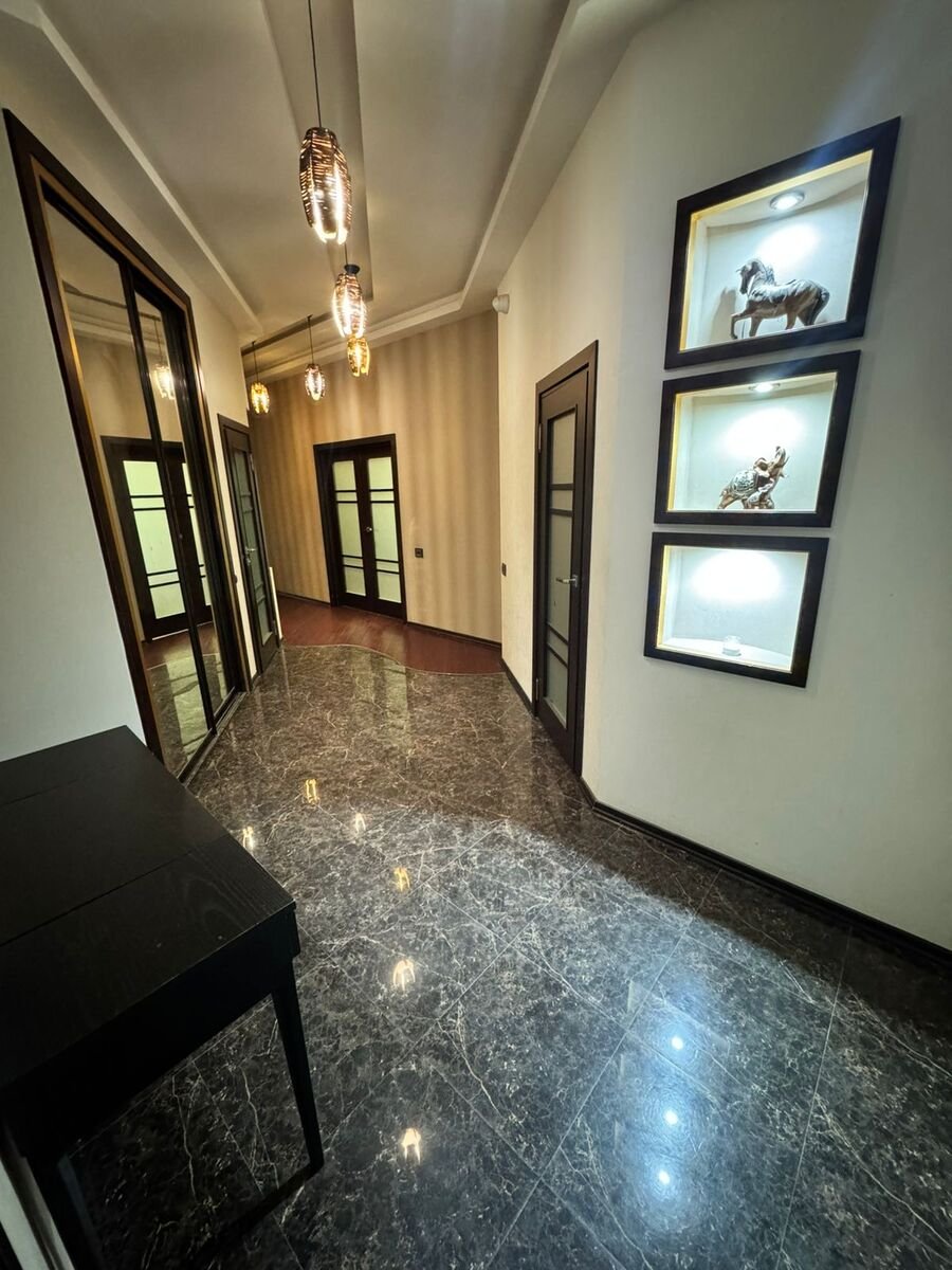 Kirayə verilir 3 otaqlı yeni tikili, 160 m², Nizami m.-23