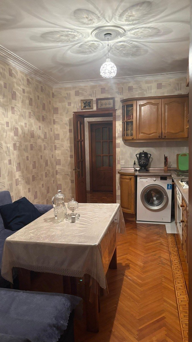 Satılır 4 otaqlı köhnə tikili, 77.4 m², Qara Qarayev m.-2