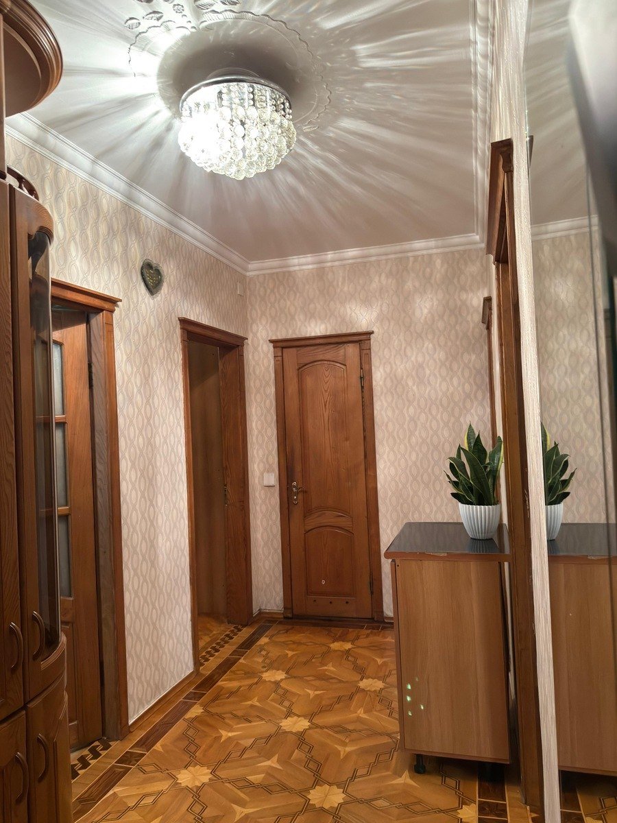 Satılır 4 otaqlı köhnə tikili, 77.4 m², Qara Qarayev m.-6